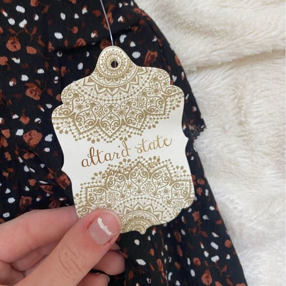 NWT Altar’d State smocked high-waisted mini skirt small BRAND NEW - Picture 4 of 5